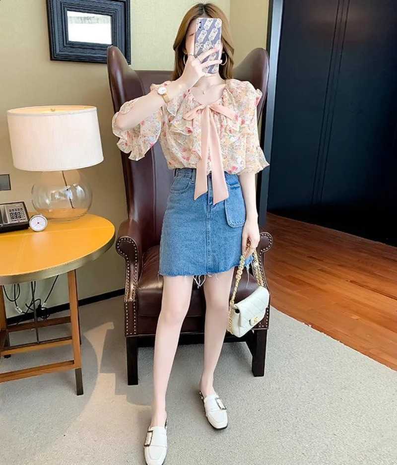 Chiffon bow tie womens shirts and blouses floral tops pleated Vneck clothing young series trends w240824