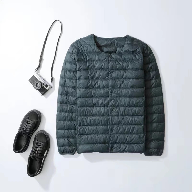 Mens lined warm inflatable jacket for autumn and winter 90% white duck down lightweight packaging Oneck variable Vneck mens 240822