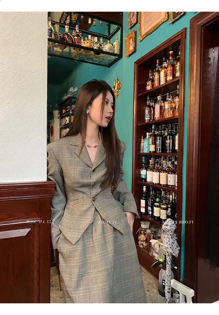 Korea Womens Retro Casual Waist Wrapped Suit Half Skirt Set Two Piece Black Hepburn Style Single Breasted Suit Half Skirt Set 240823