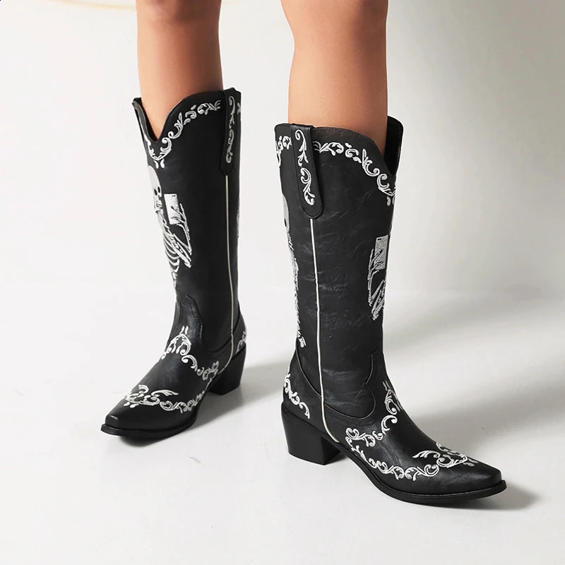 Plus Size Embroidered Skull Pattern Punk Style Womens Middle Boots Pointed Toe Chunky Heel Plush Embroidered Slip On Boots 240823