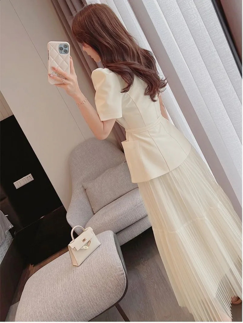 French Celebrity Suit Top Mesh Skirt Two-piece Set Women Lace Up V-neck Bubble Sleeve Shirring Temperament Fashion Summer Wear 240823