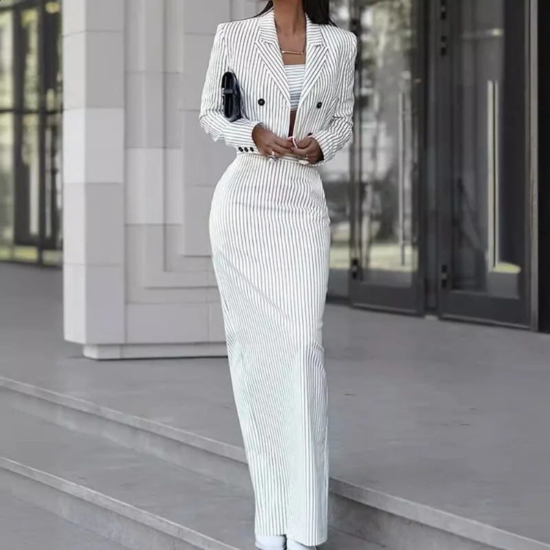 Spring Summer Striped Slim Fit Suit Womens Fashion Double Breasted Turn-down Collar Blazer High Waist Slit Skirt Suit 240823
