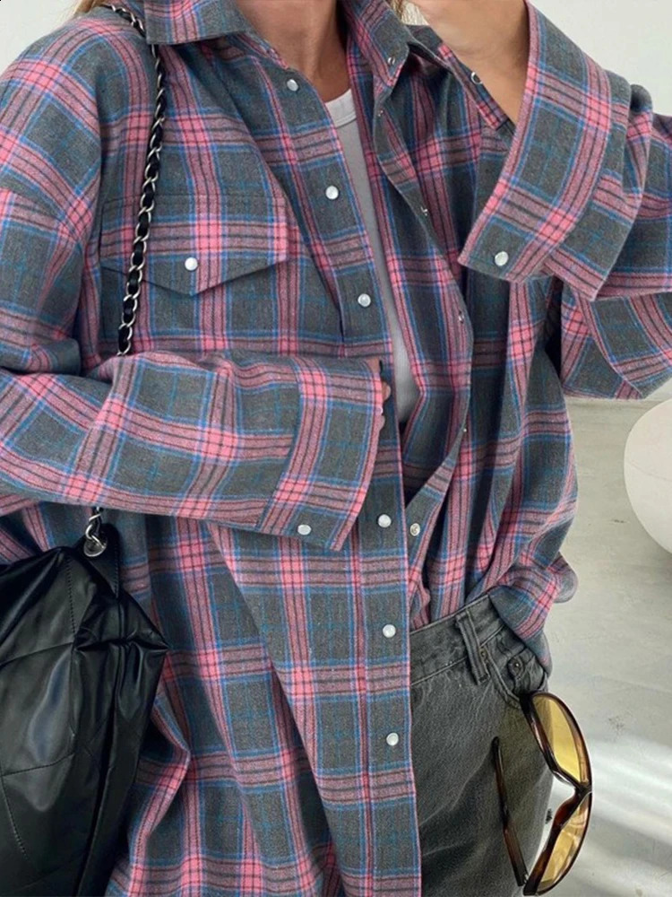 Autumn loose womens long sleeved plain striped shirt retro pocket button polo collar comfortable streetwear 240822