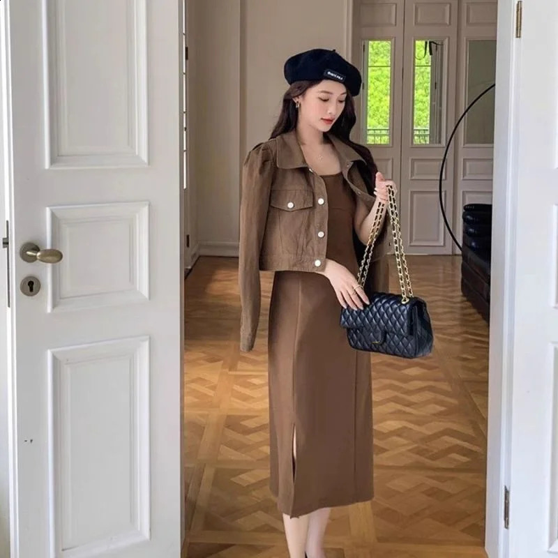Retro Casual Outfits Spring Autumn Short Denim Jacket Paired with Suspender Split Long Skirt Two-piece Set for Women 240823