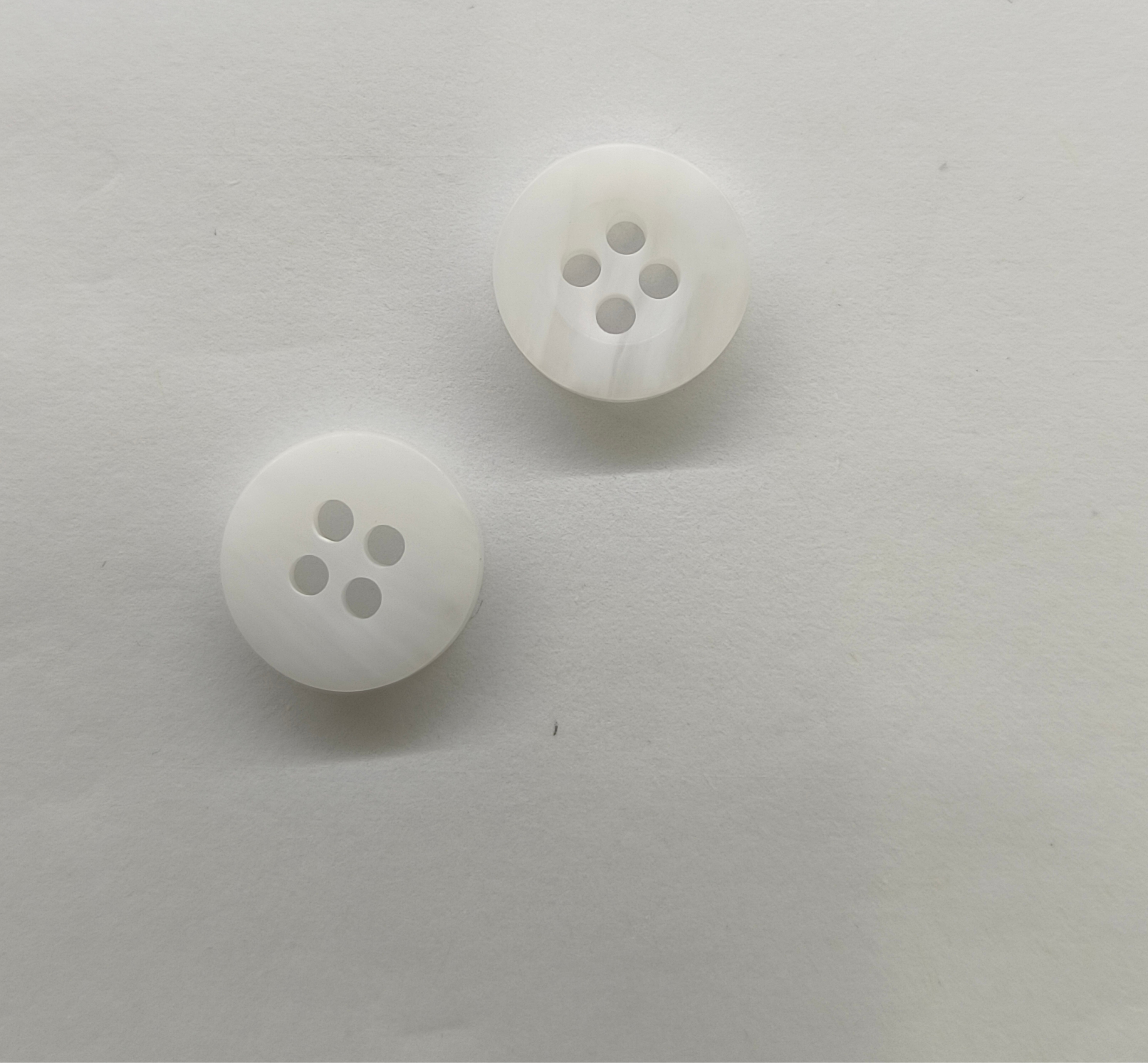 Resin Shirt Buckle with 4 Poles for Secure Closure