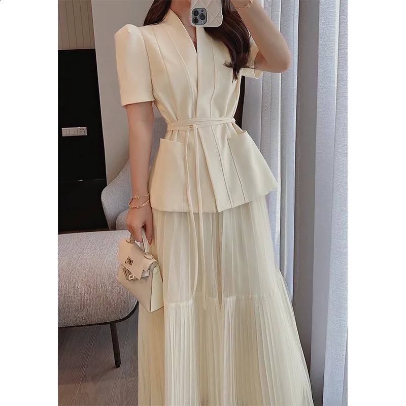 French Celebrity Suit Top Mesh Skirt Two-piece Set Women Lace Up V-neck Bubble Sleeve Shirring Temperament Fashion Summer Wear 240823