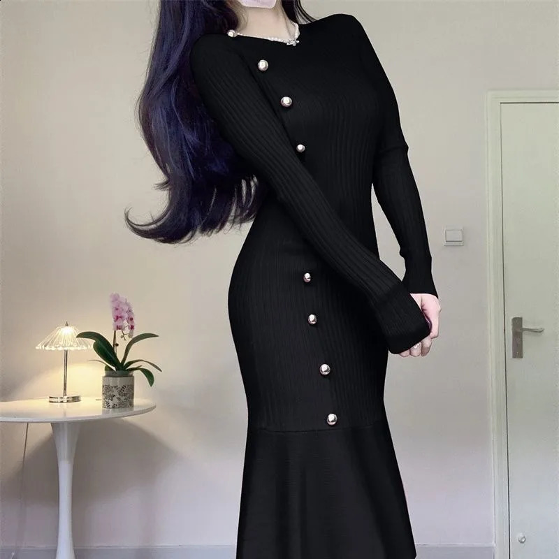 Womens Autumn and Winter Pullover Round Neck Spliced Button Screw Long Sleeved Thread Knitted Slim Fit Solid Color Dress 240823