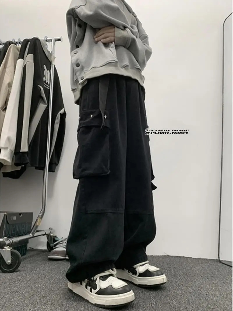 American hip-hop large pocket workwear pants for men and women in autumn trend loose fitting straight leg casual wide leg pants 240822