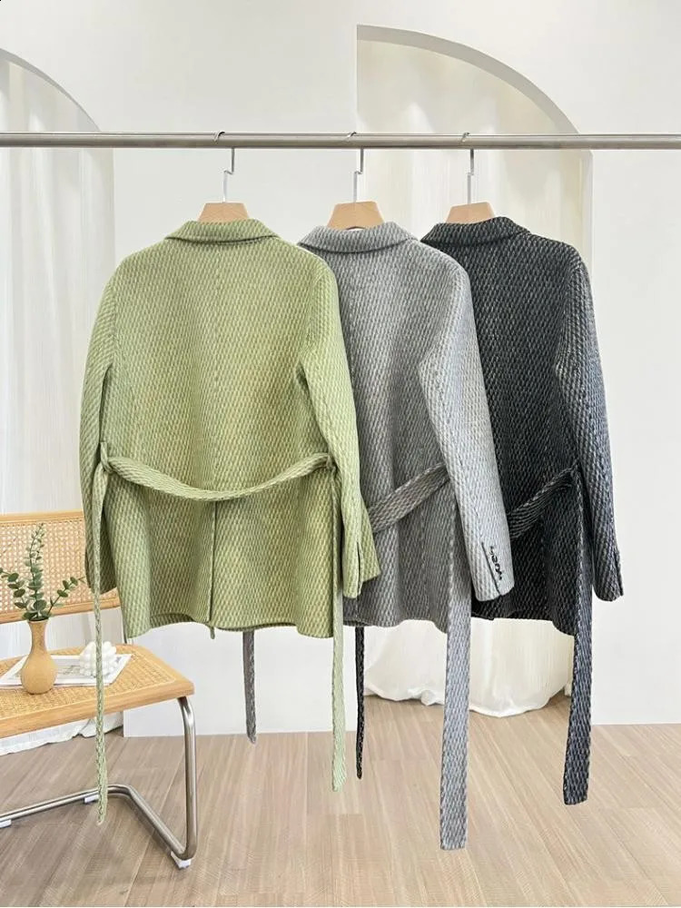 Handmade High End Alpaca Short Wool Coats Women Fall And Winter Korean Style Lace Up Loose Pineapple Plaid Woolen Jackets 240822