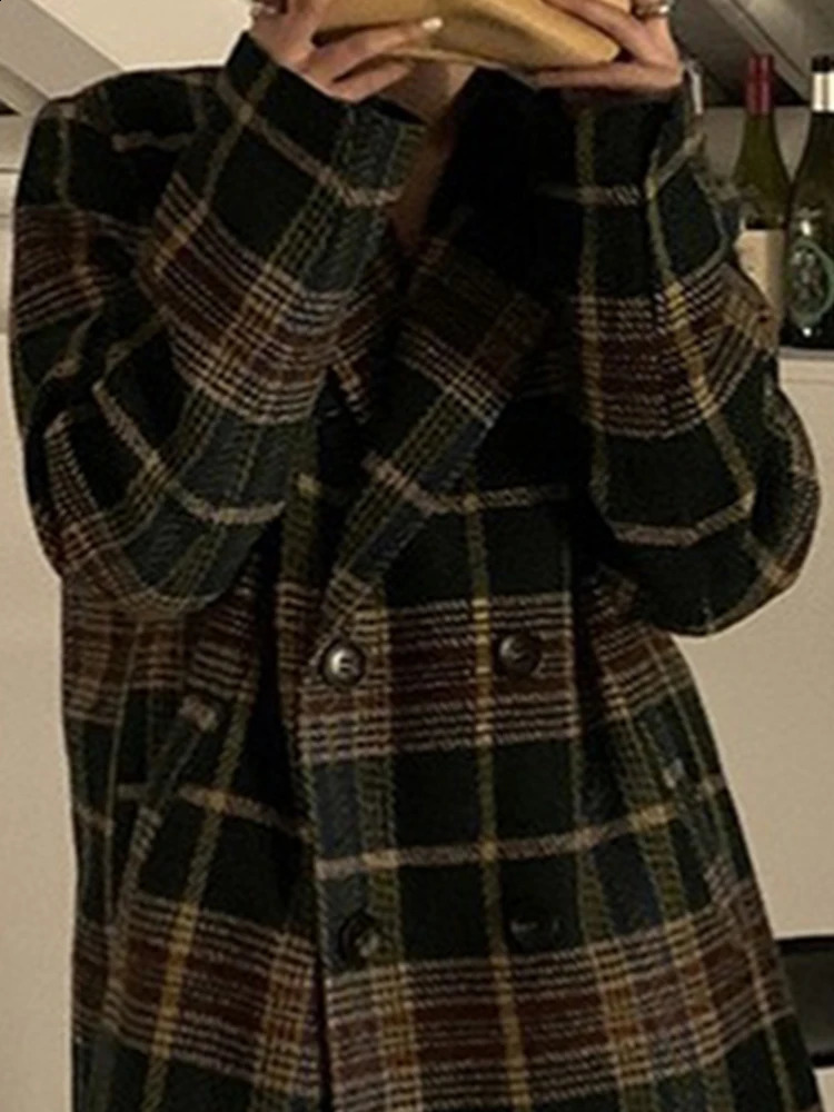 Lautaro Autumn Winter Long Oversized Plaid Trench Coat for Women Double Breasted Loose Casual Green Tweed Coats Korean Fashion 240822