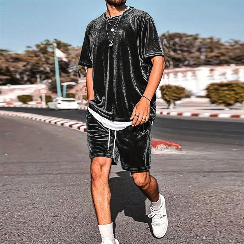 Oneck short sleeved top and shorts set classic velvet track suit casual solid color loose summer sports twopiece 240822