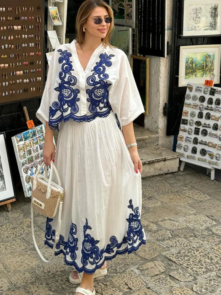 Womens 2-piece Set Of Blue Embroidered Single-breasted Loose Shirt Chic High-waisted Loose Pleated Street Skirt Suit 240823