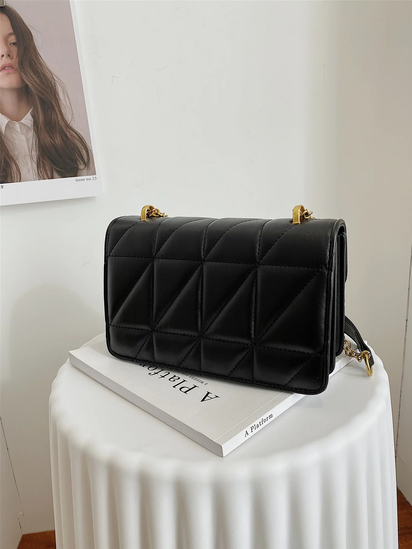 DiamondShaped Embossed Fashion Chain For Female s With One Shoulder Messenger Bag 240906