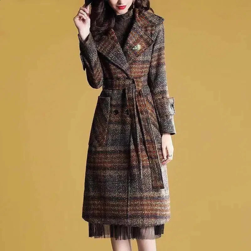 Women Lattice Woolen Coat Mid-length Korean Woolen Jacket Female Winter Loose Thick Profile Small Woolen Coat Belt A819 240822