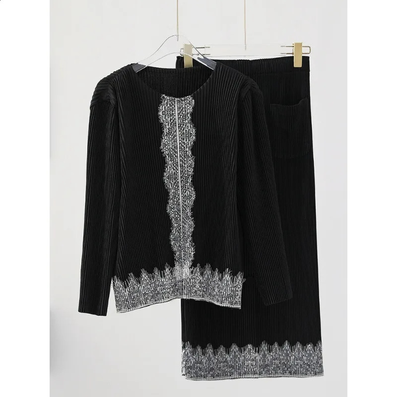 Miyake Pleated Womens Winter Suit French Retro Patchwork Lace Elastic Pullover Top Half Skirt Two-piece Set 240823