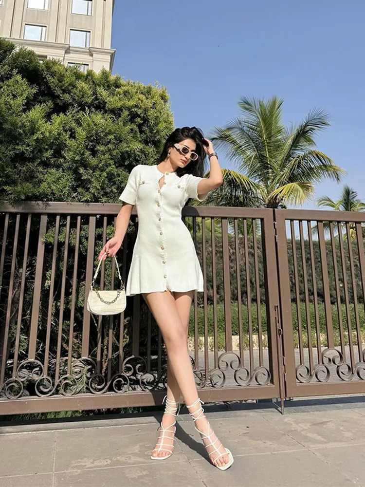 Elegant White Knit Mini Dress For Women Fashion O-neck Short Sleeve Single-breasted Bodycon Dresses Office Lady Commuting Robes 240822