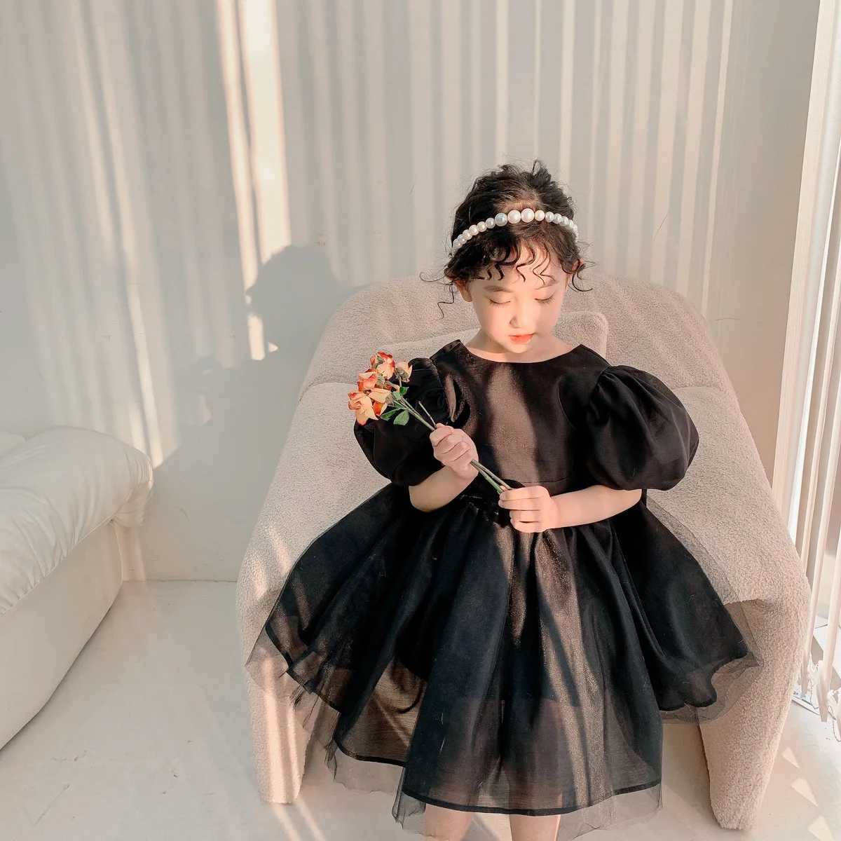 Preschool girl black dress with puff sleeves and satin Tutu dress childrens party dress cute open formal attire W240823