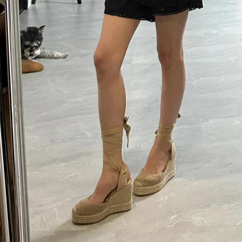 2024 Summer Thick-soled Linen-grass Shoes Woven Hollow Strap Wedge High Heeled Sandals For Women 240819