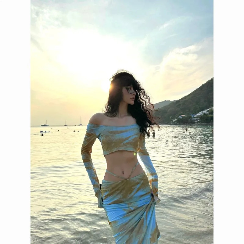 Temperament Slash Neck Contrast Color Vest Top Skirt Two-piece Set Women Print Split Midriff-baring Spicy Slim Summer Suit 240823