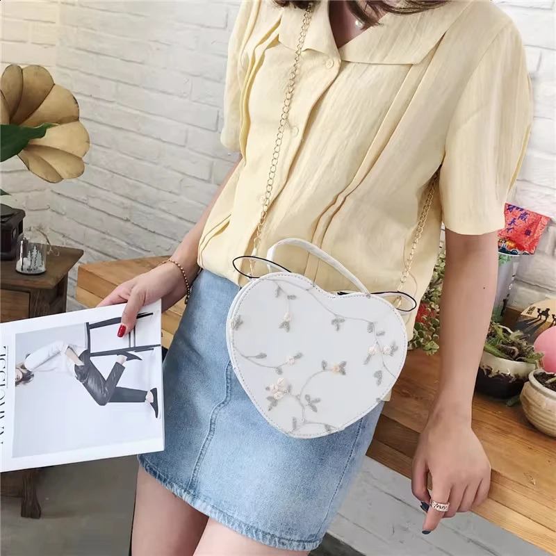 Female Sweet Lace Heart Round Handbags High Quality PU Leather Cross Body for Women Small Fresh wer Chain Shoulder Bags 240823 8079