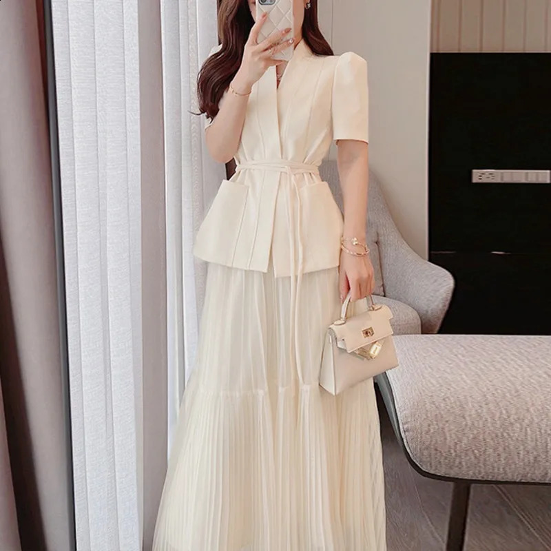 French Celebrity Suit Top Mesh Skirt Two-piece Set Women Lace Up V-neck Bubble Sleeve Shirring Temperament Fashion Summer Wear 240823