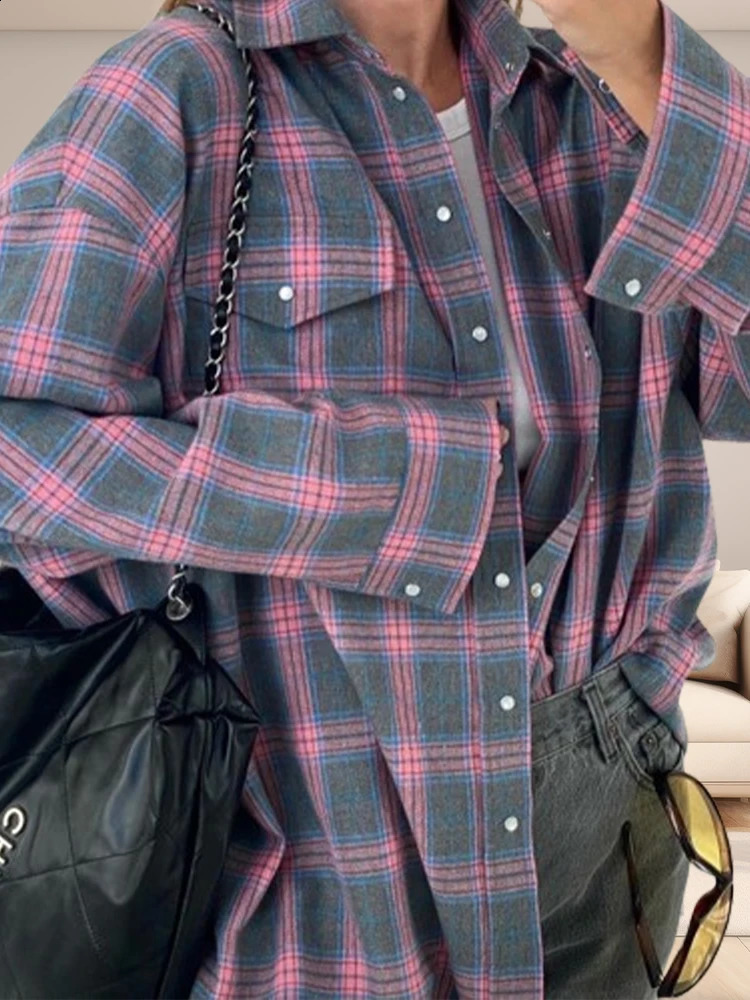 Autumn loose womens long sleeved plain striped shirt retro pocket button polo collar comfortable streetwear 240822