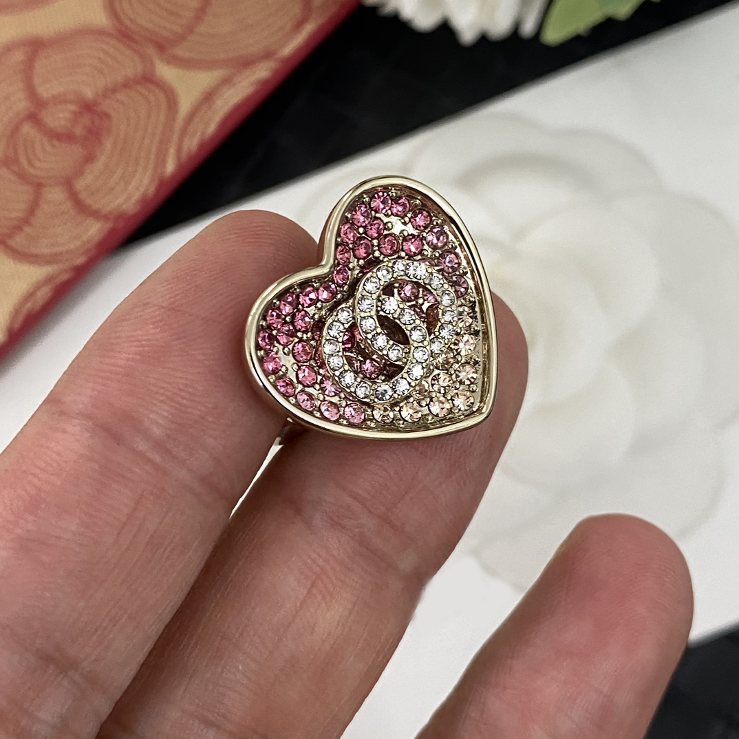 Never Fade Heart Crystal Letter Ring Gold Plated Brass Copper Open Band Rings Fashion Luxury Rhinestone Pearl Ring for Womens Wedding Designer Jewelry Gifts One Size