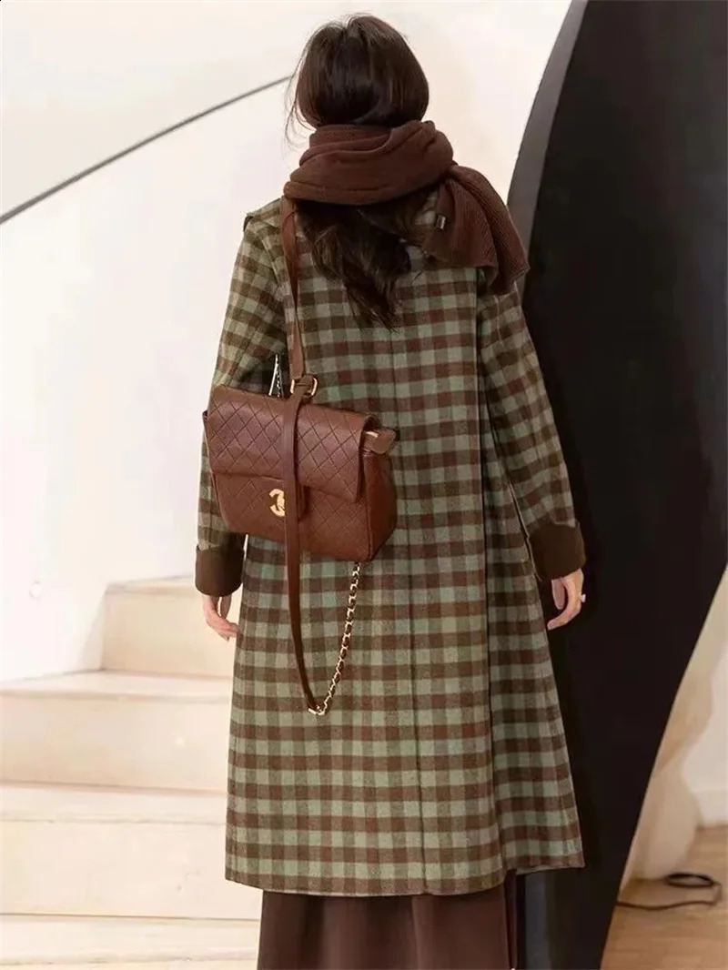 Woolen Coat Womens Autumn and Winter Suit Coat Medium length Loose and Slim Plaid Pattern Woolen Top Plaid 240822