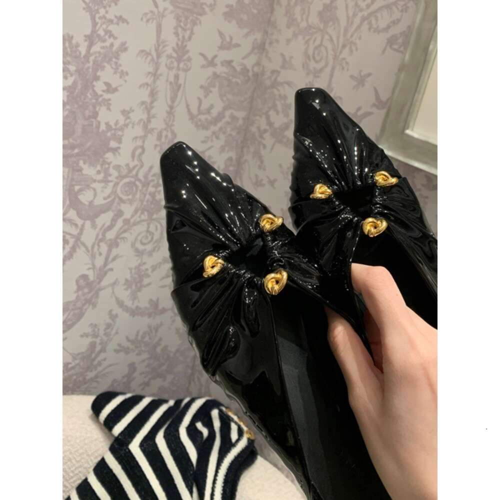 Ddmysports Sheepskin Version Niche Metal Triangle Buckle Hollow Out Pleated Flat Toe Half Slippers For Women Wearing M Ller Shoes OUTDOOR