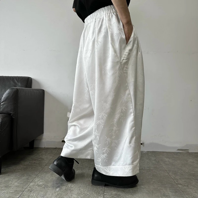 IEFB Chinese Style Mens Casual Pants Satin Jacquard Wide Leg Ankle-Length Pants Elastic Waist Summer Simple 9C6011 240822