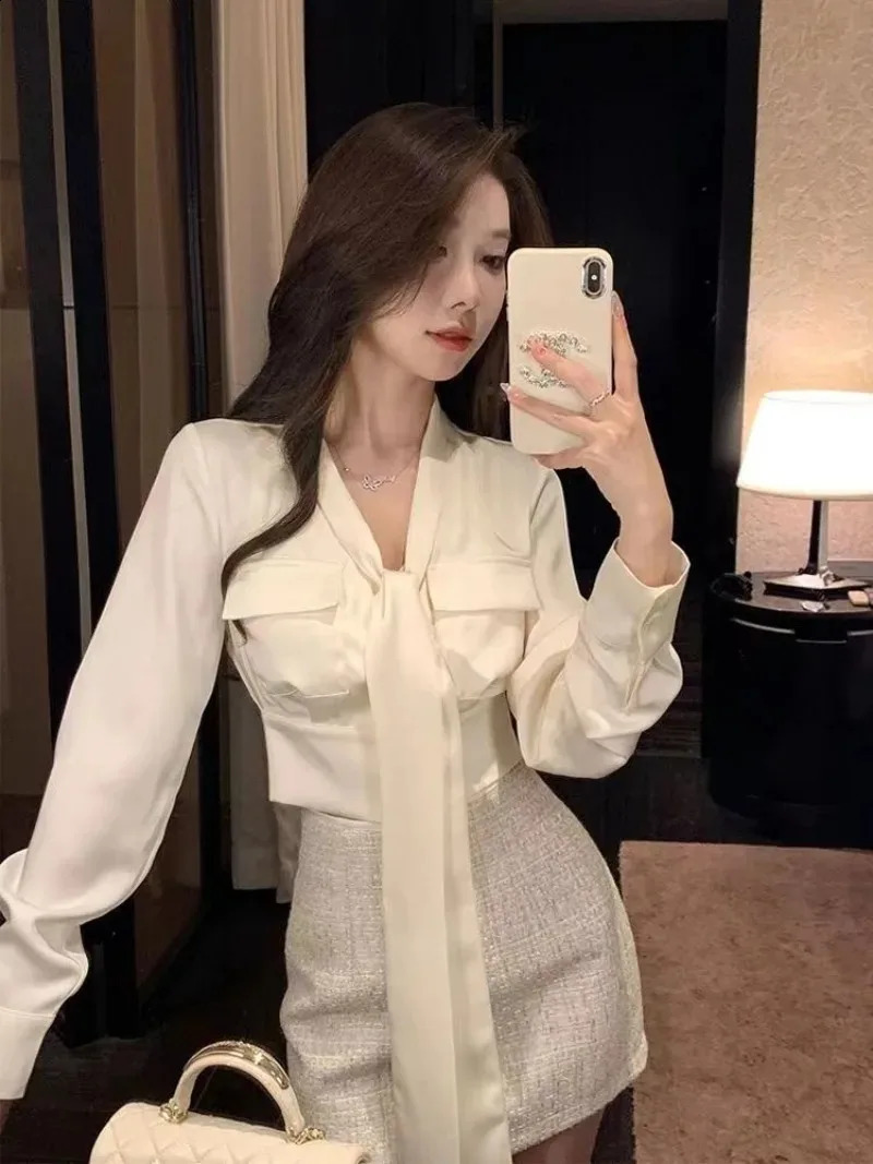 French Temperament Lace Up Shirt Hip Wrap Skirt Two-piece Set Women Fashion Sweet Gentle Slim Spring Versatile Chic Spicy Suit 240823