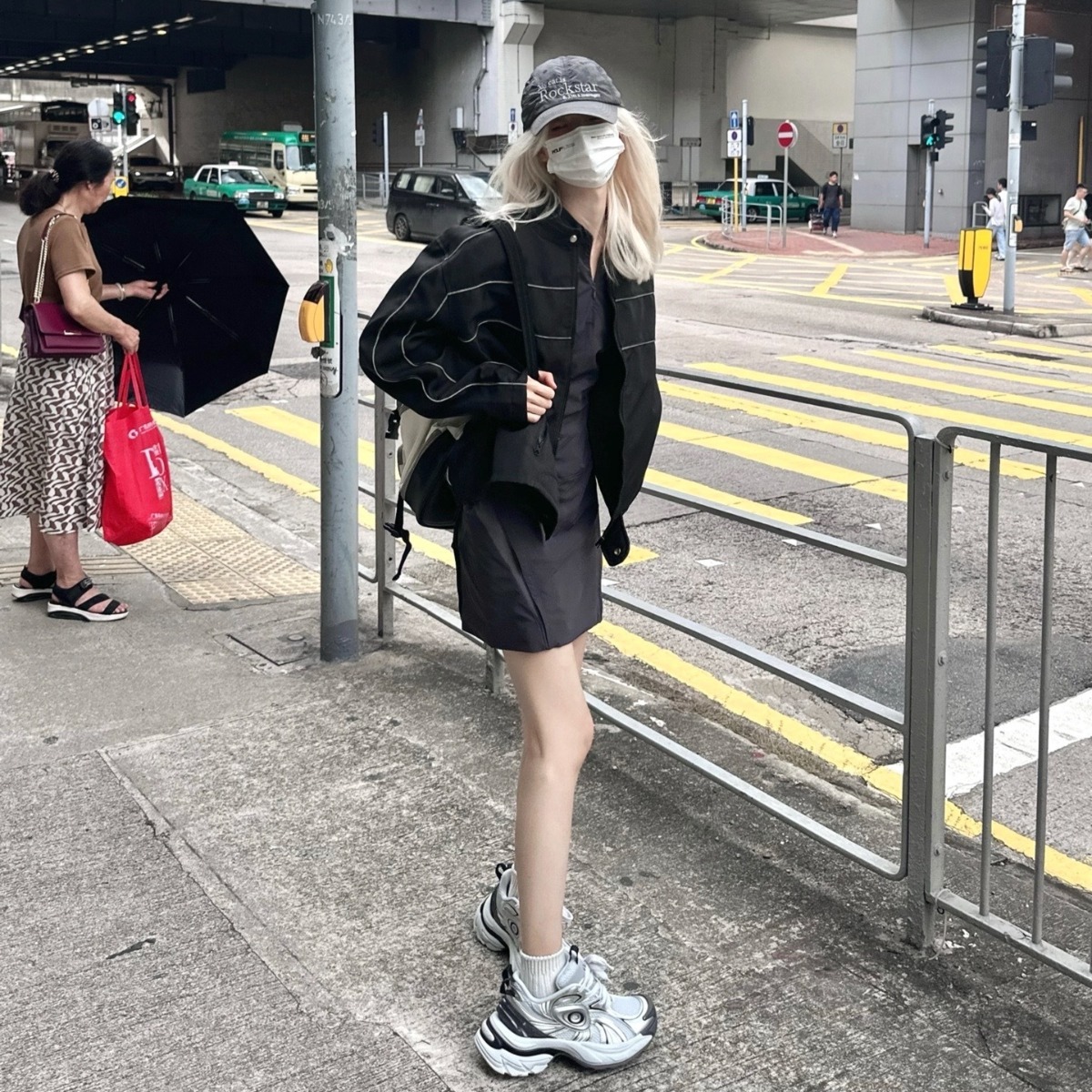 Ddmysports Carefully Selected Cowhide Version Thick Soled Dad For Women New Luminous Casual Sports With Mesh Breathable Running Shoes OUTDOOR
