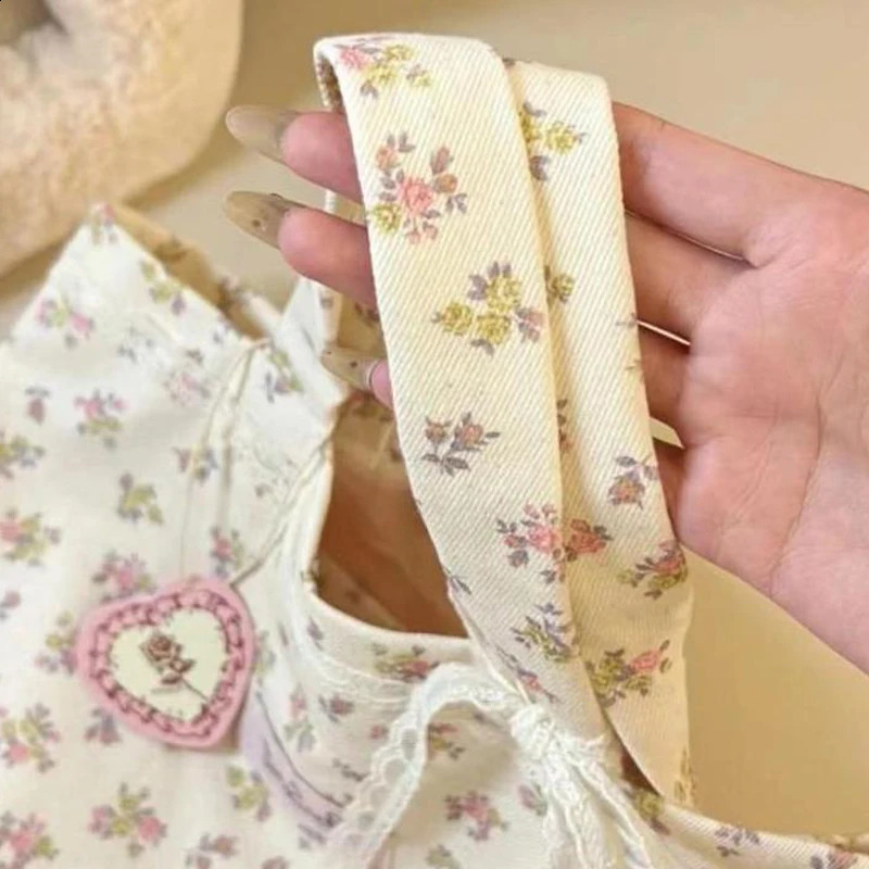Large Capacity Floral Canvas Tote Fashionable Commuting Shoulder Handbag 240823