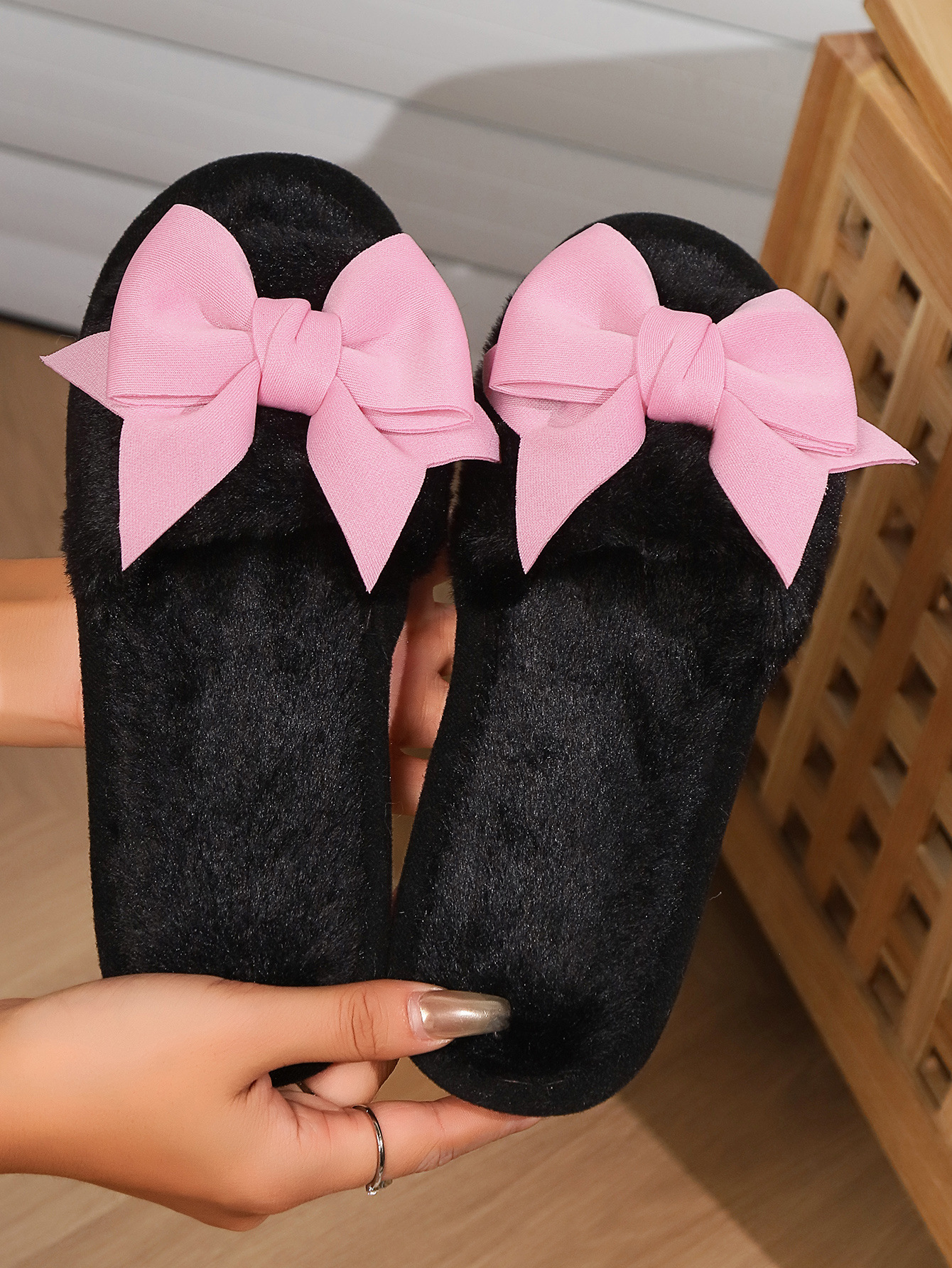 High quality slippers bow cotton Flat Fashion slippers women winter couple warm soft sole shoes indoor non-slip autumn cute slipper Black White 36-43