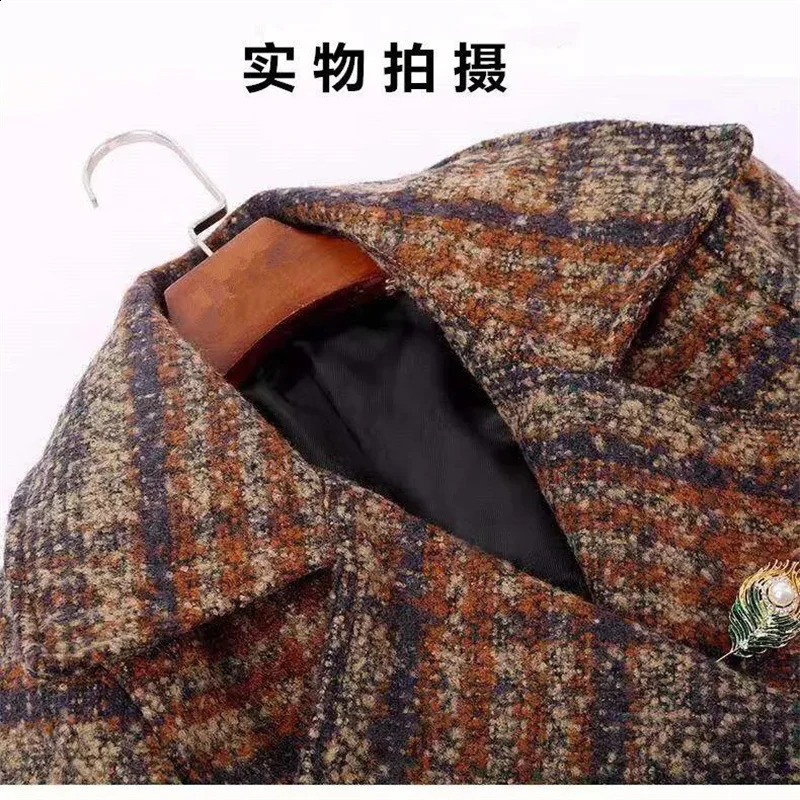 Women Lattice Woolen Coat Mid-length Korean Woolen Jacket Female Winter Loose Thick Profile Small Woolen Coat Belt A819 240822