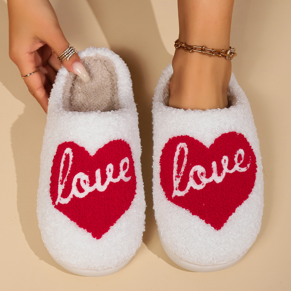 Hot-selling fashion Slipper Valentine's Day cotton slippers women Men indoor home couple smiley plush warm slippers winter factory direct sales
