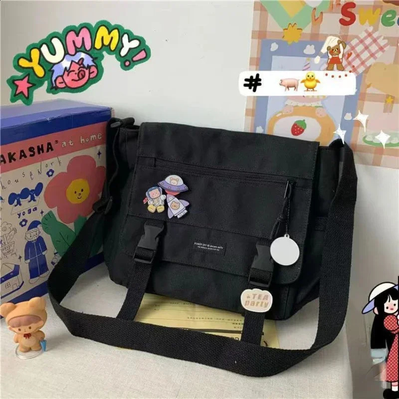 DHwanglijia Haruku Versatile Canvas designer bag Women Crossbody Solid Color Flip Casual Handbag Shoulder Bags Teen Girls Messenger Bag Satchels 24082