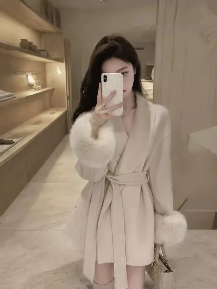 highend doublesided wool shoulder strap coat for women detachable cuffs fox fur temperature cashmere short jacket 240823