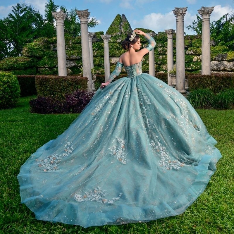 Aqua Blue Shiny Quinceanera Dresses Ball Gown Off The Shoulder Sequined Appliques Lace Beads Crystal Tull Vestidos De 15 Anos Sweet 16 Dress