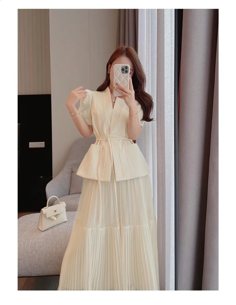 French Celebrity Suit Top Mesh Skirt Two-piece Set Women Lace Up V-neck Bubble Sleeve Shirring Temperament Fashion Summer Wear 240823