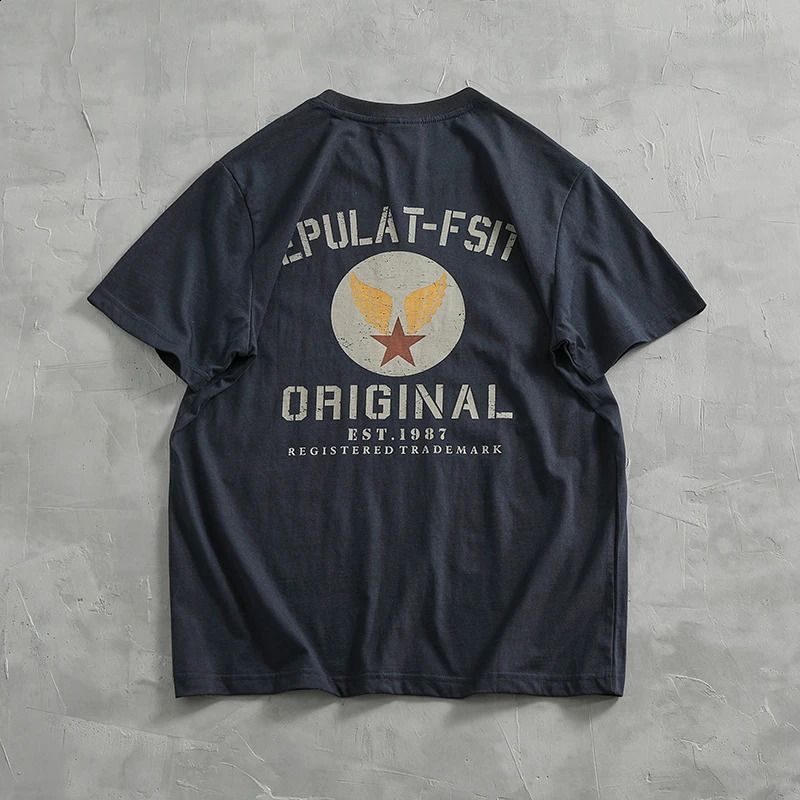 Small and fashionable doublesided printed short sleeved Tshirt for men made of cotton floor used washing old sole T summer half 240823