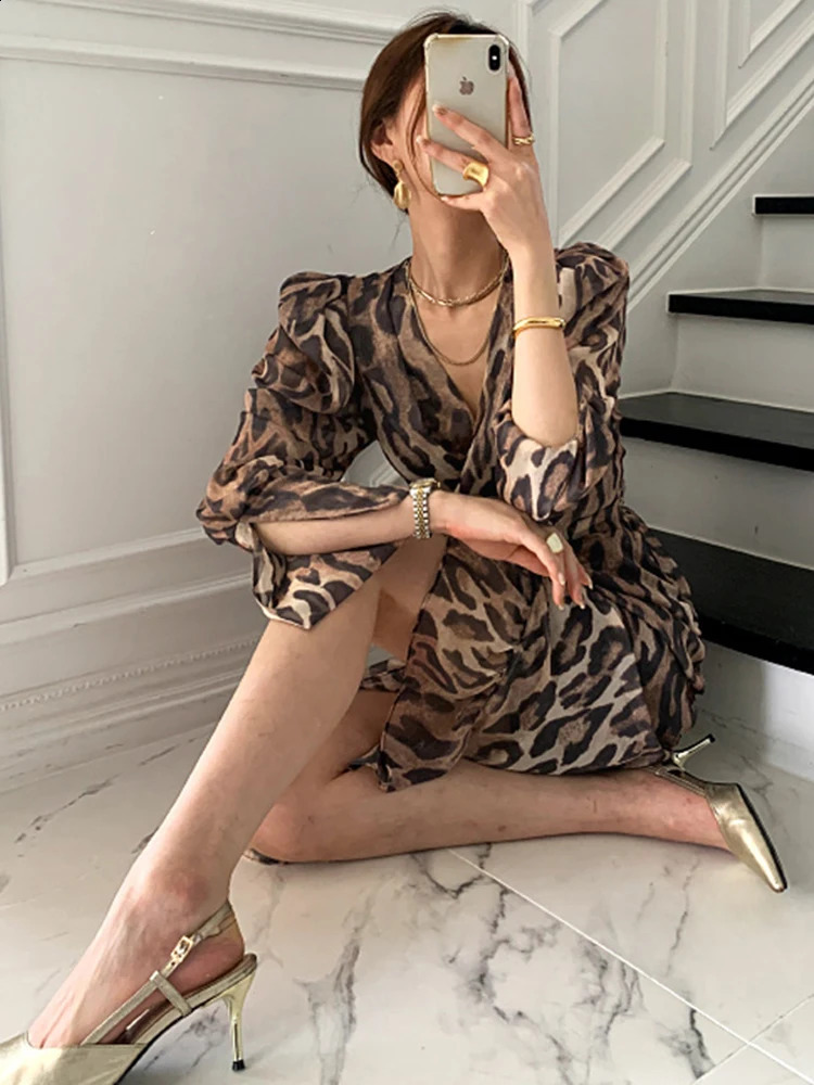 Chicly Sexy V-neck Simple Leopard Print Casual Women Dresses Fashion Lace-up Slim Waist Casual Long Sleeve Female Dresses 240823
