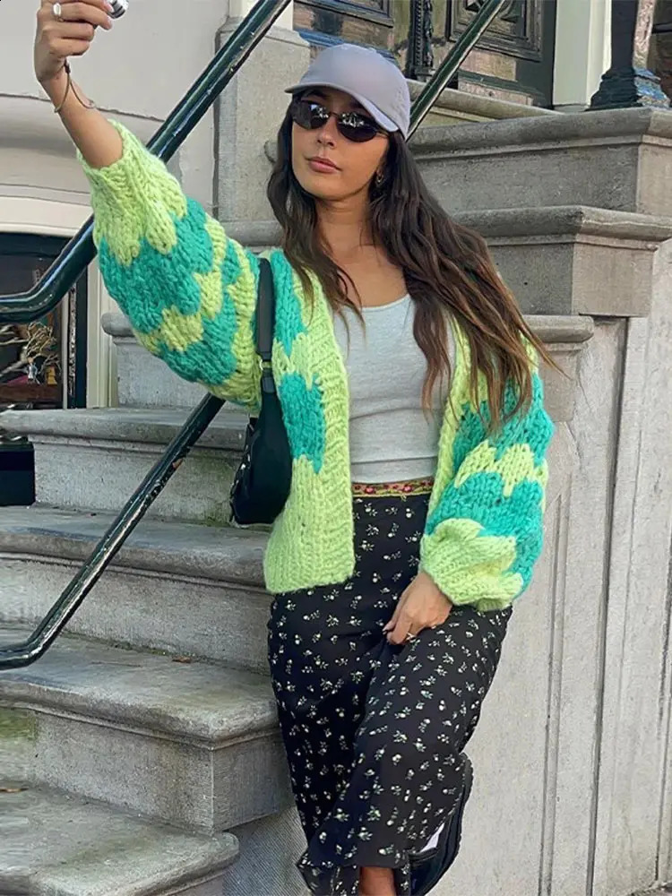 Fashion Color Blocking Women Knitted Cardigan Casual Loose Long Sleeve Short Sweater 2024 Autumn Female Commuting Streetwear 240814