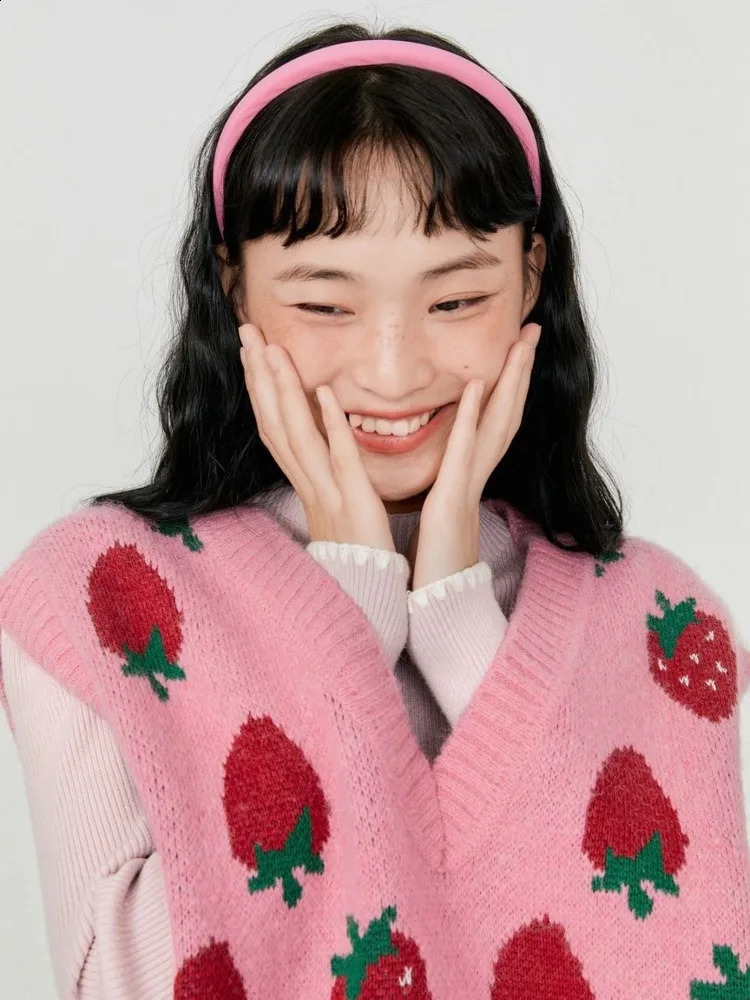 Sweater Vests Women Pink Knitwear Strawberry-print Harajuku Sweet All-match Chic Soft Casual Classic Simple Streetwear 240823