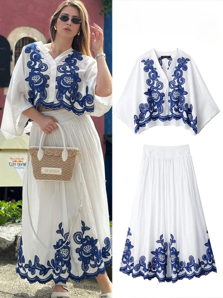 Womens 2-piece Set Of Blue Embroidered Single-breasted Loose Shirt Chic High-waisted Loose Pleated Street Skirt Suit 240823