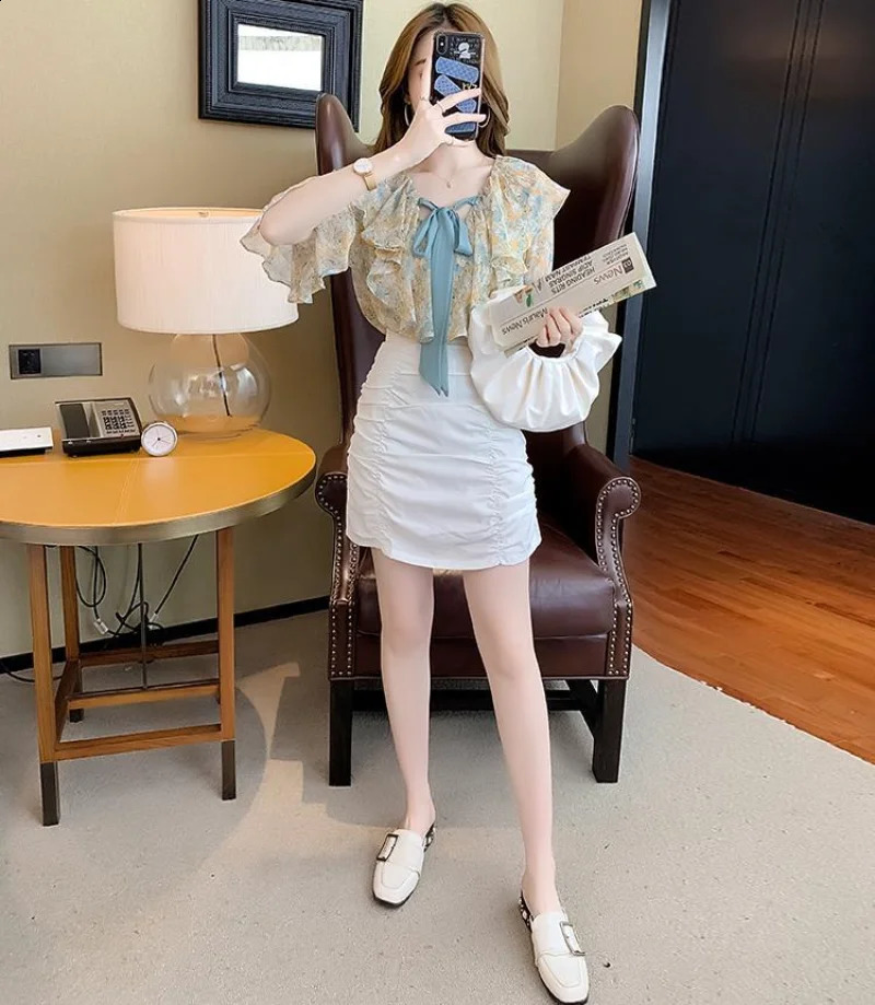 Chiffon bow tie womens shirts and blouses floral tops pleated Vneck clothing young series trends w240824