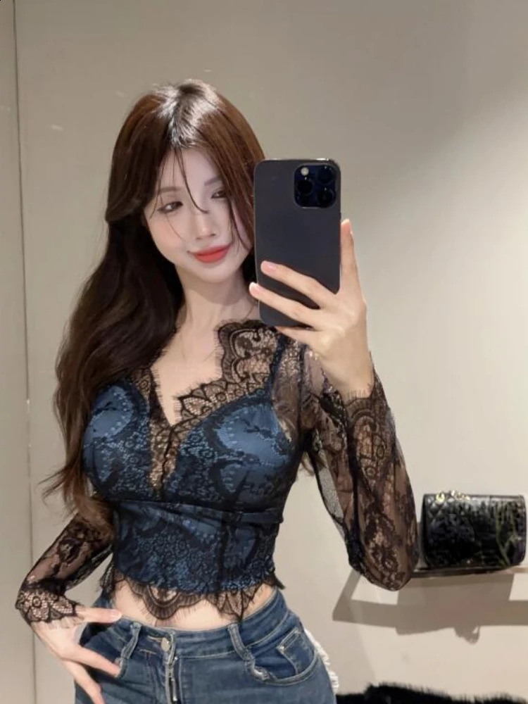 Blusas Mujer De Moda Womens Sexy Lace Shirt Vneck Long Sleeve Crop Top Warm Korean Fashion Retro w240824