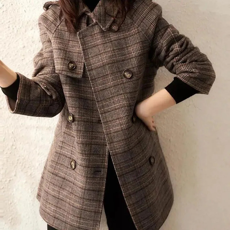 Spring Autumn woolen trench Coat 4XL Outerwear Plaid Woolen Coat Fashion Mid-Long Double-Breasted Coats Women Woolen Jacket 240822