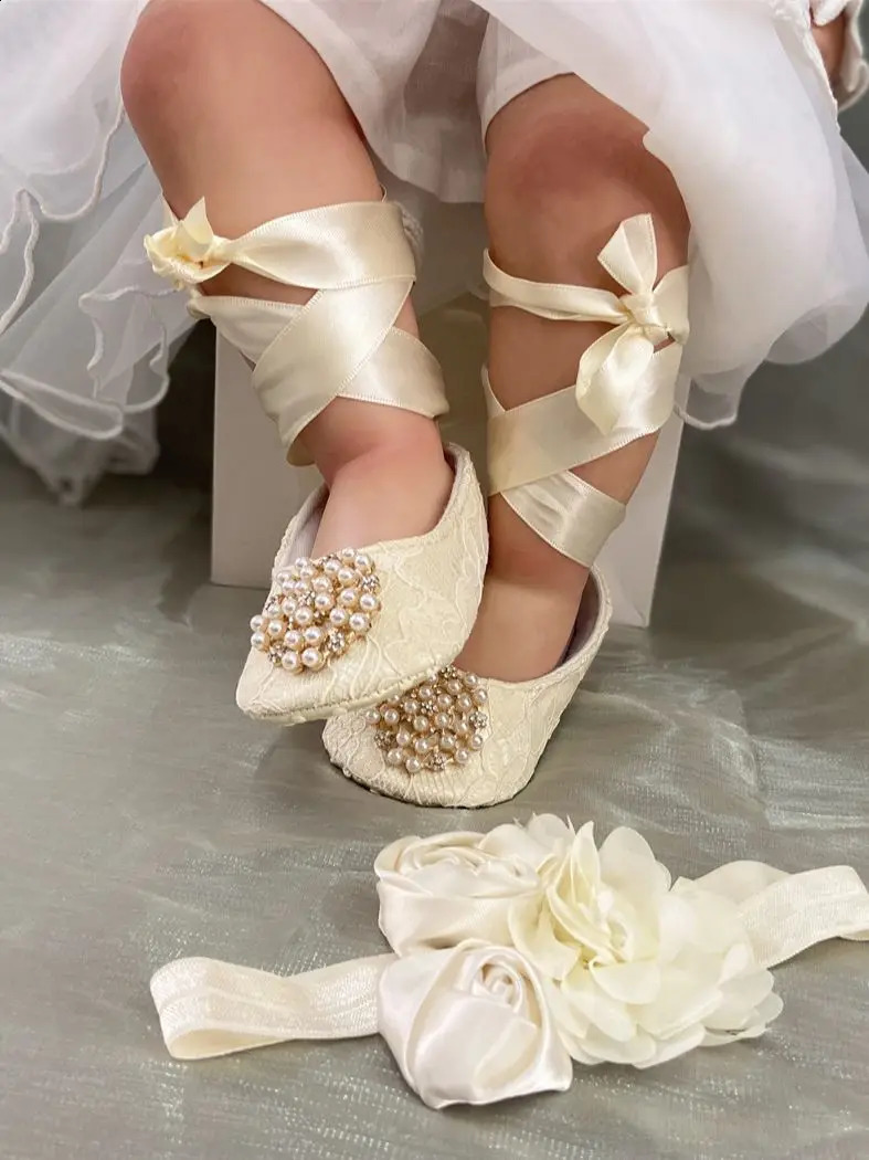 Ivory Lace Baptism Girl Shoes Pography Flower Baby Glitter Pearly Flower Shoes Soft Comfortable Infant Footwear 240813
