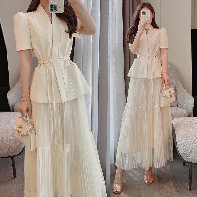 French Celebrity Suit Top Mesh Skirt Two-piece Set Women Lace Up V-neck Bubble Sleeve Shirring Temperament Fashion Summer Wear 240823